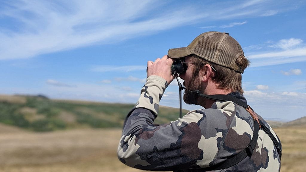 Targeting 'best compact binoculars for deer' long-tail